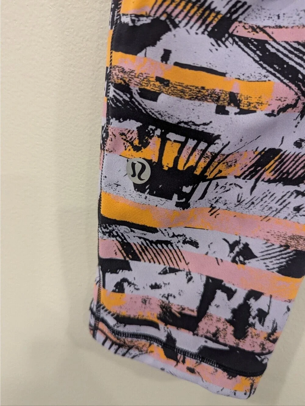 Lululemon Speed Up Crop 21